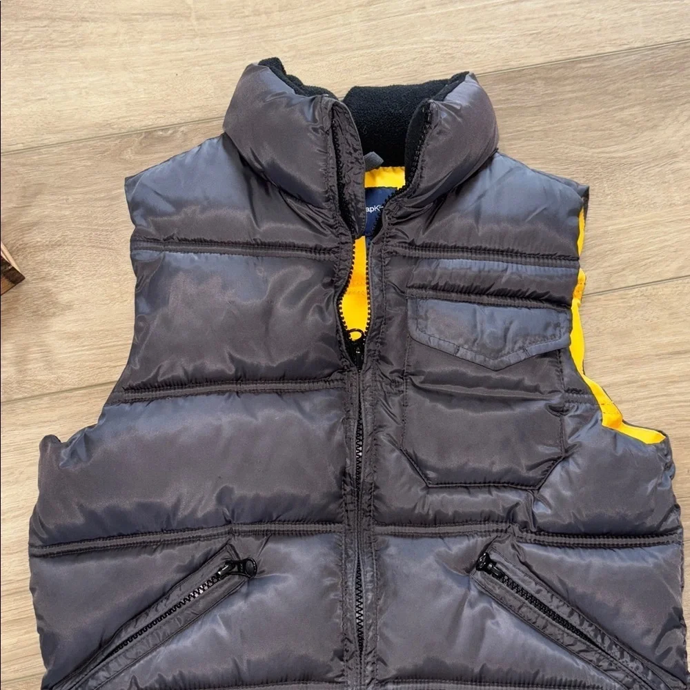 GAP Kids gray and Yellow Puffer vest size small 6/7